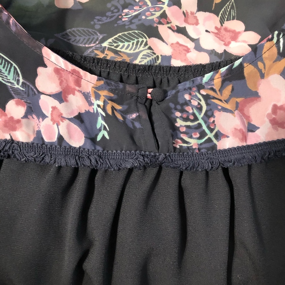 LC Lauren Conrad floral grey blouse women’s size small - Picture 4 of 10